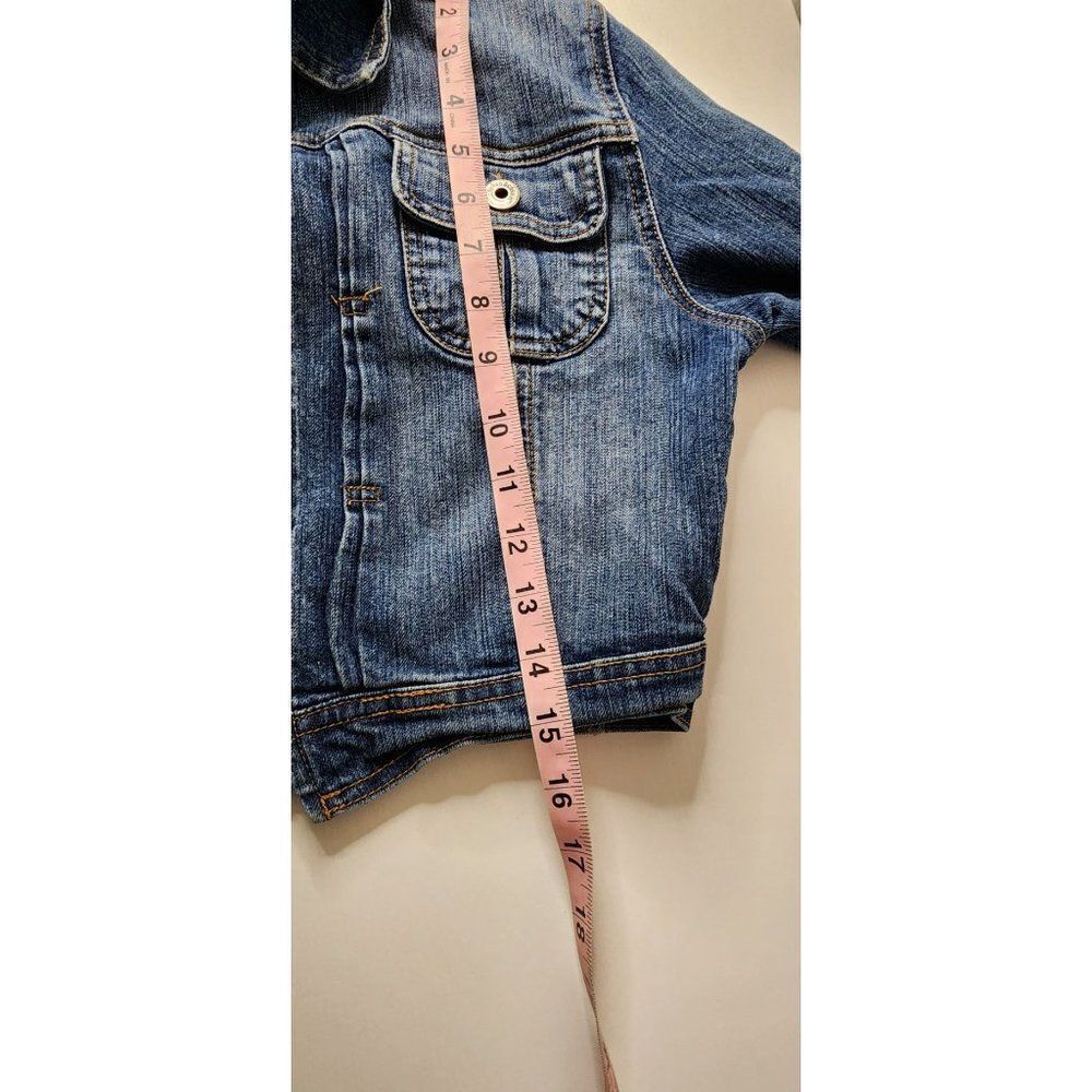 Urban Behavior Women's Hooded Denim Cropped Jacket in a Medium - Picture 6 of 8